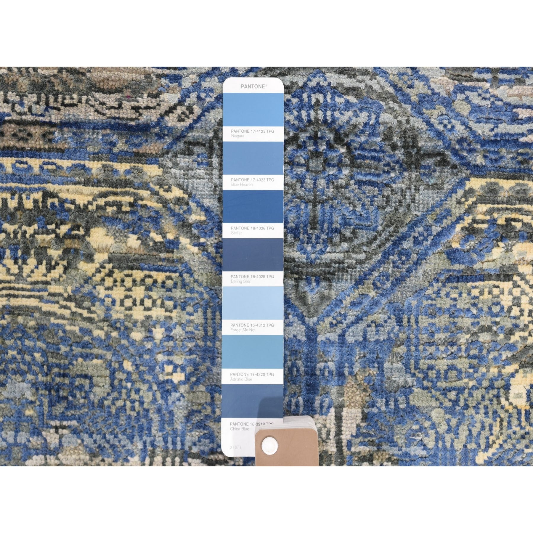 Hand Knotted Modern and Contemporary Runner > Design# CCSR47887 > Size: 2'-8" x 9'-1"