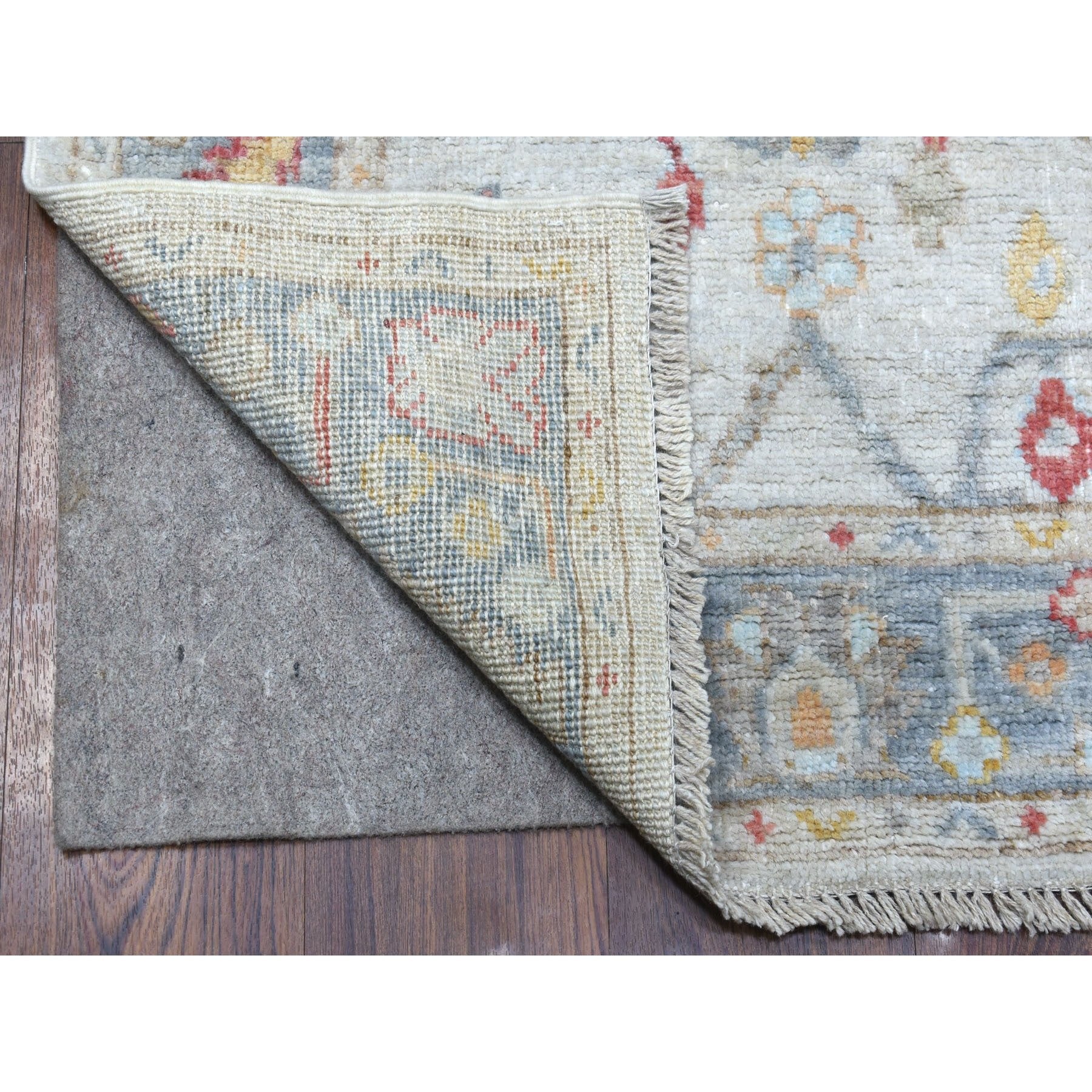 Hand Knotted Traditional Decorative Runner > Design# CCSR56566 > Size: 2'-8" x 14'-1"