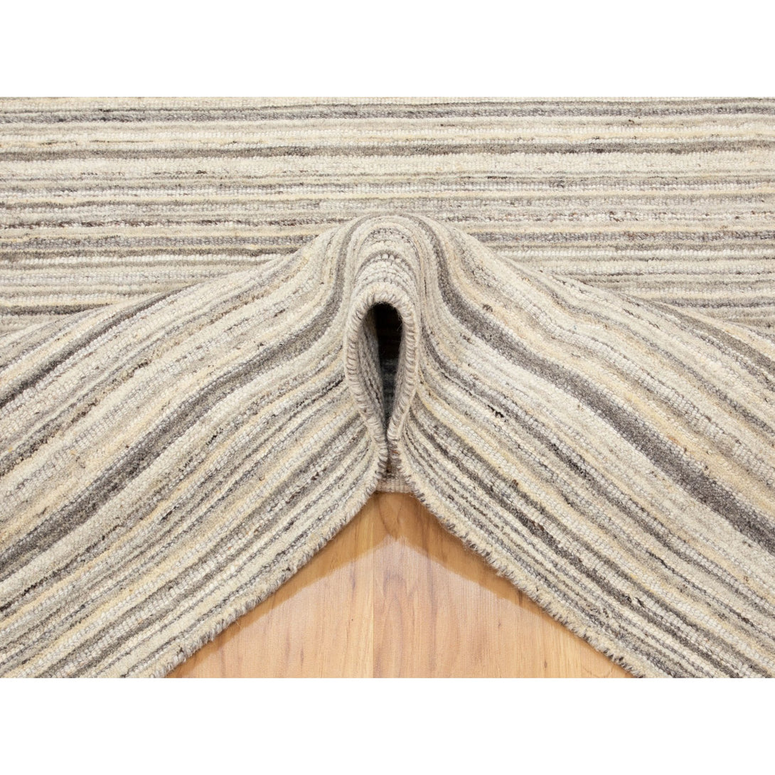 Hand Loomed Modern and Contemporary Area Rug > Design# CCSR58370 > Size: 6'-0" x 9'-0"