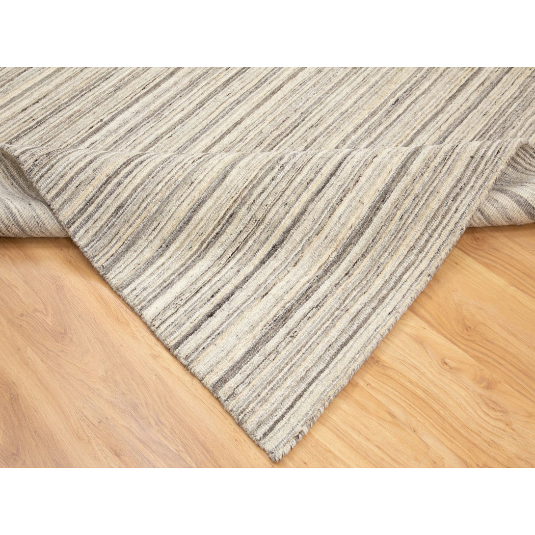 Hand Loomed Modern and Contemporary Area Rug > Design# CCSR58370 > Size: 6'-0" x 9'-0"