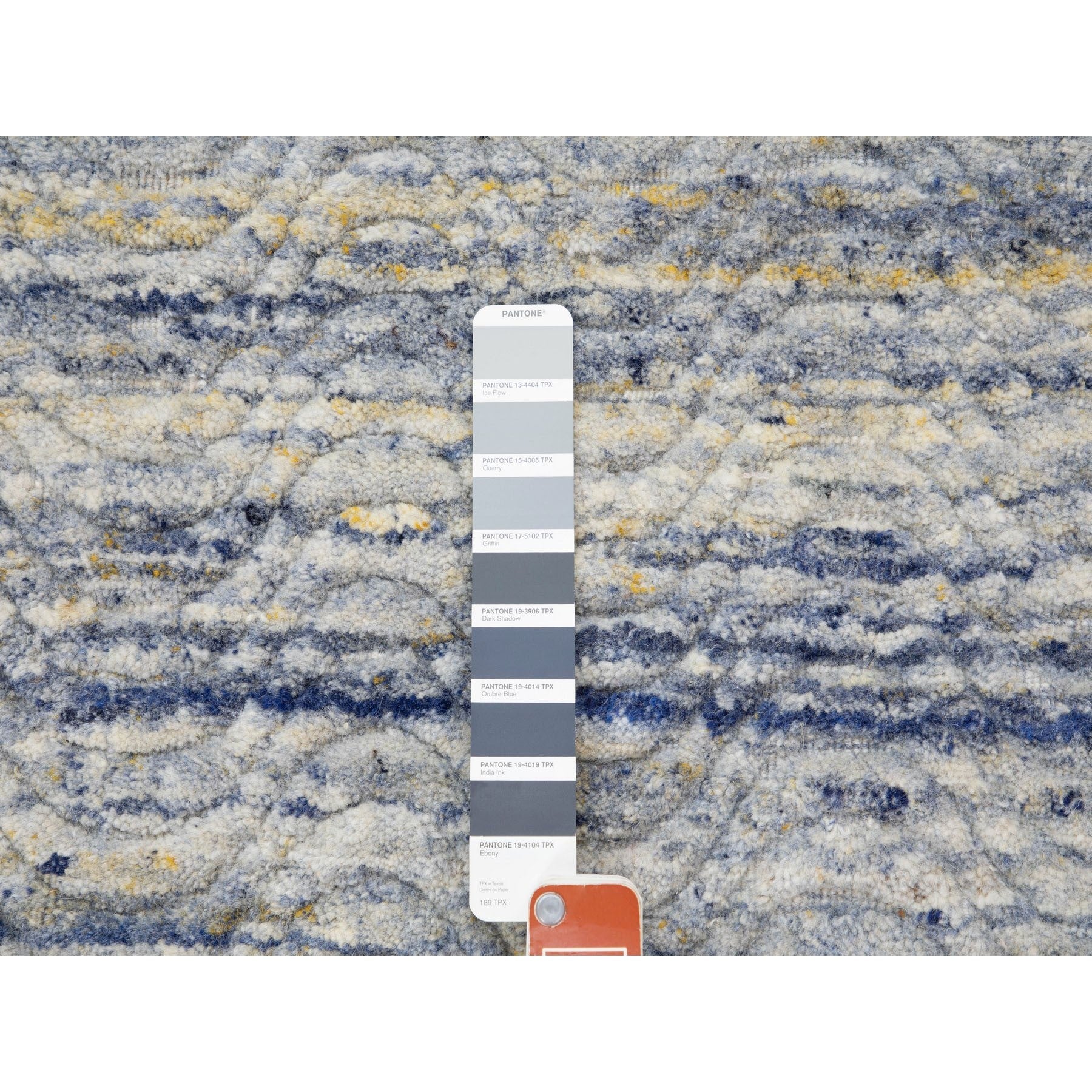 Hand Loomed Modern and Contemporary Runner > Design# CCSR58402 > Size: 2'-6" x 9'-9"