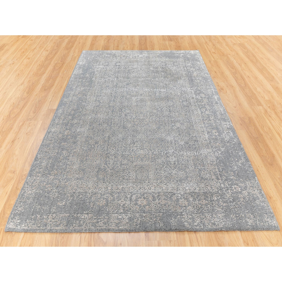 Hand Loomed Modern and Contemporary Area Rug > Design# CCSR58409 > Size: 5'-10" x 9'-1"