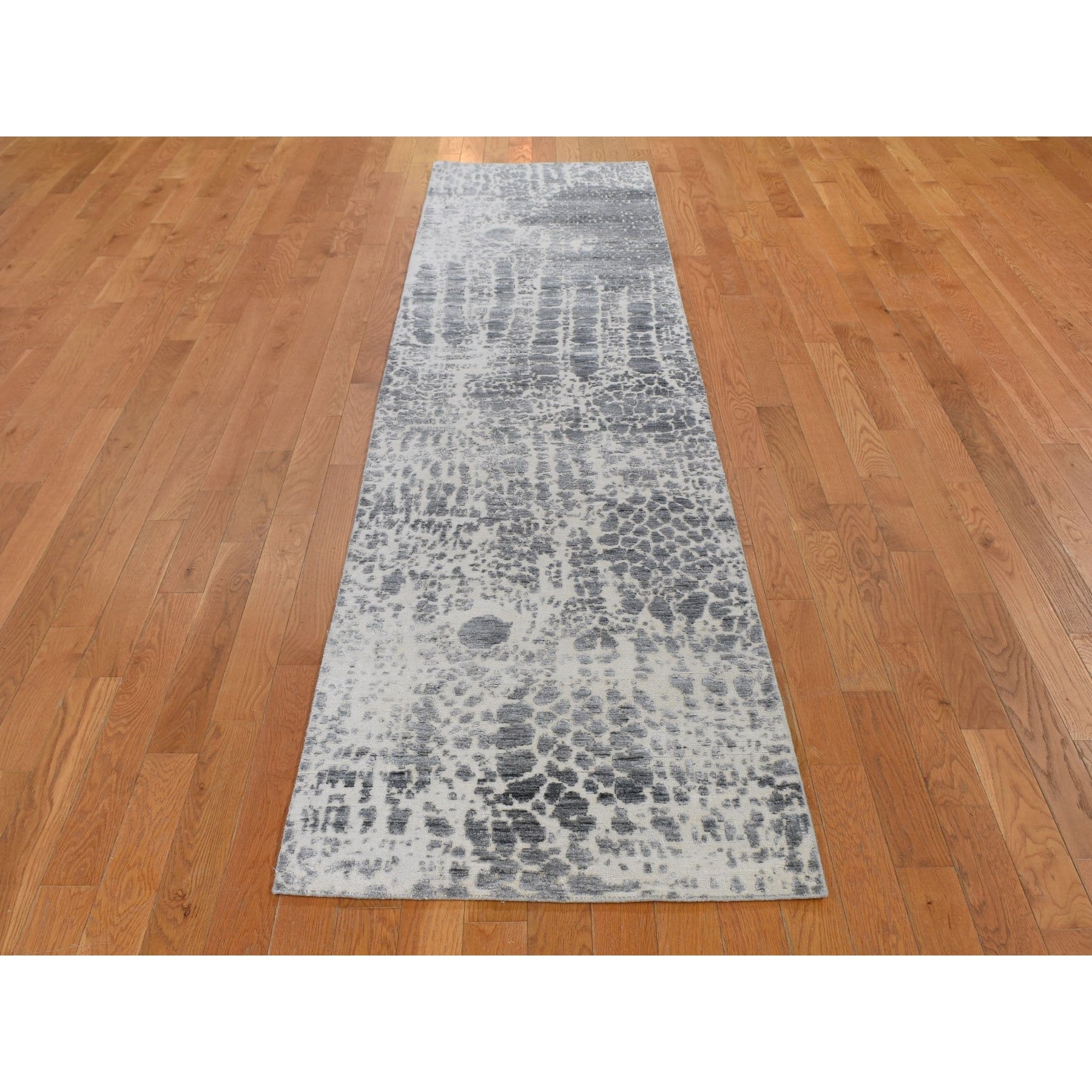 Hand Knotted Modern and Contemporary Runner > Design# CCSR59080 > Size: 2'-5" x 10'-1"