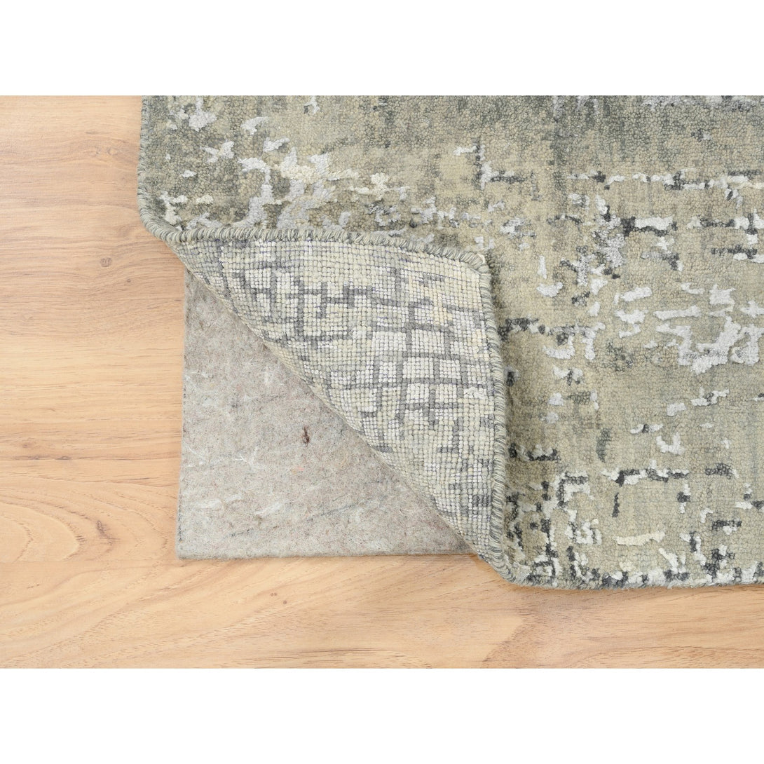 Hand Knotted Modern and Contemporary Area Rug > Design# CCSR62173 > Size: 2'-0" x 2'-10"