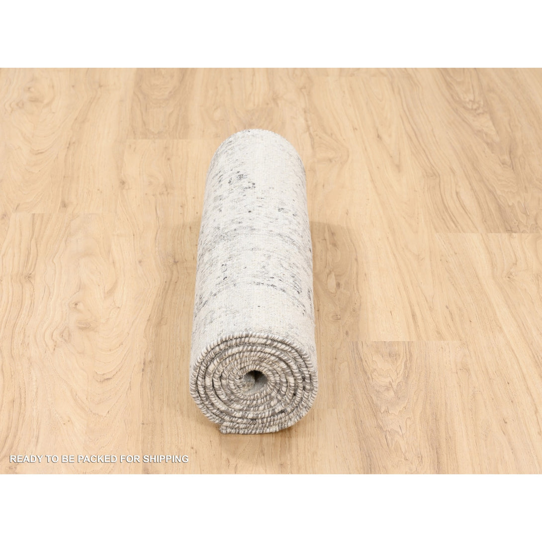 Hand Knotted Modern and Contemporary Runner > Design# CCSR62915 > Size: 2'-5" x 8'-0"