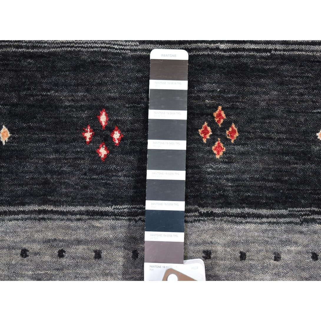 Hand Loomed Modern and Contemporary Area Rug > Design# CCSR66239 > Size: 4'-0" x 6'-1"
