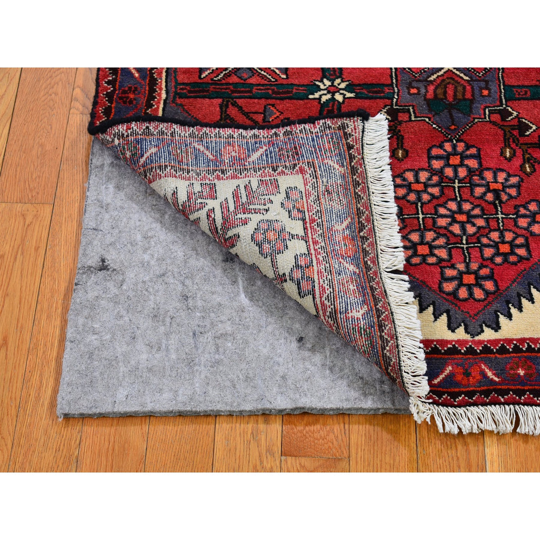 Hand Knotted Persian Area Rug > Design# CCSR66326 > Size: 3'-5" x 4'-10"