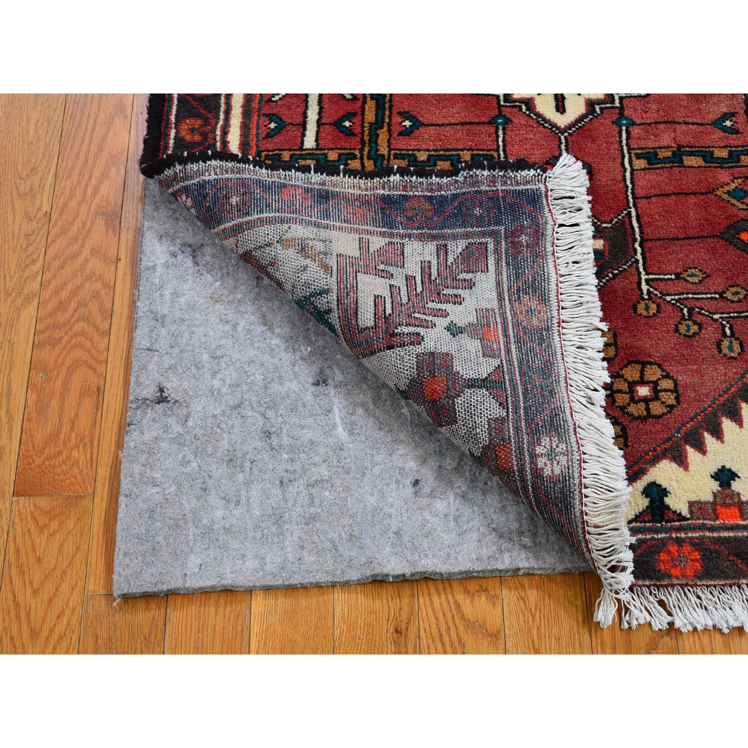 Hand Knotted Persian Area Rug > Design# CCSR66330 > Size: 3'-5" x 4'-10"