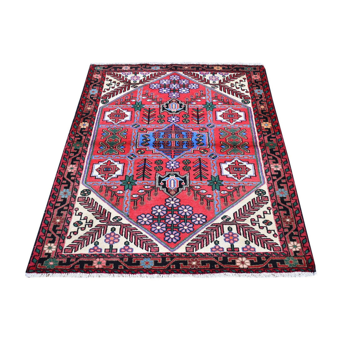 Hand Knotted Persian Area Rug > Design# CCSR66345 > Size: 3'-8" x 5'-3"