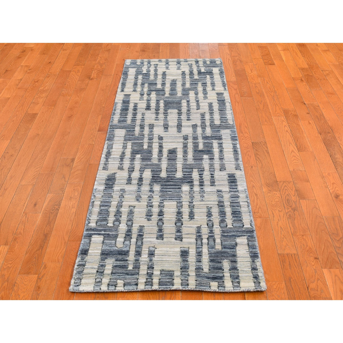 Hand Knotted Modern and Contemporary Area Rug > Design# CCSR66535 > Size: 2'-7" x 8'-2"