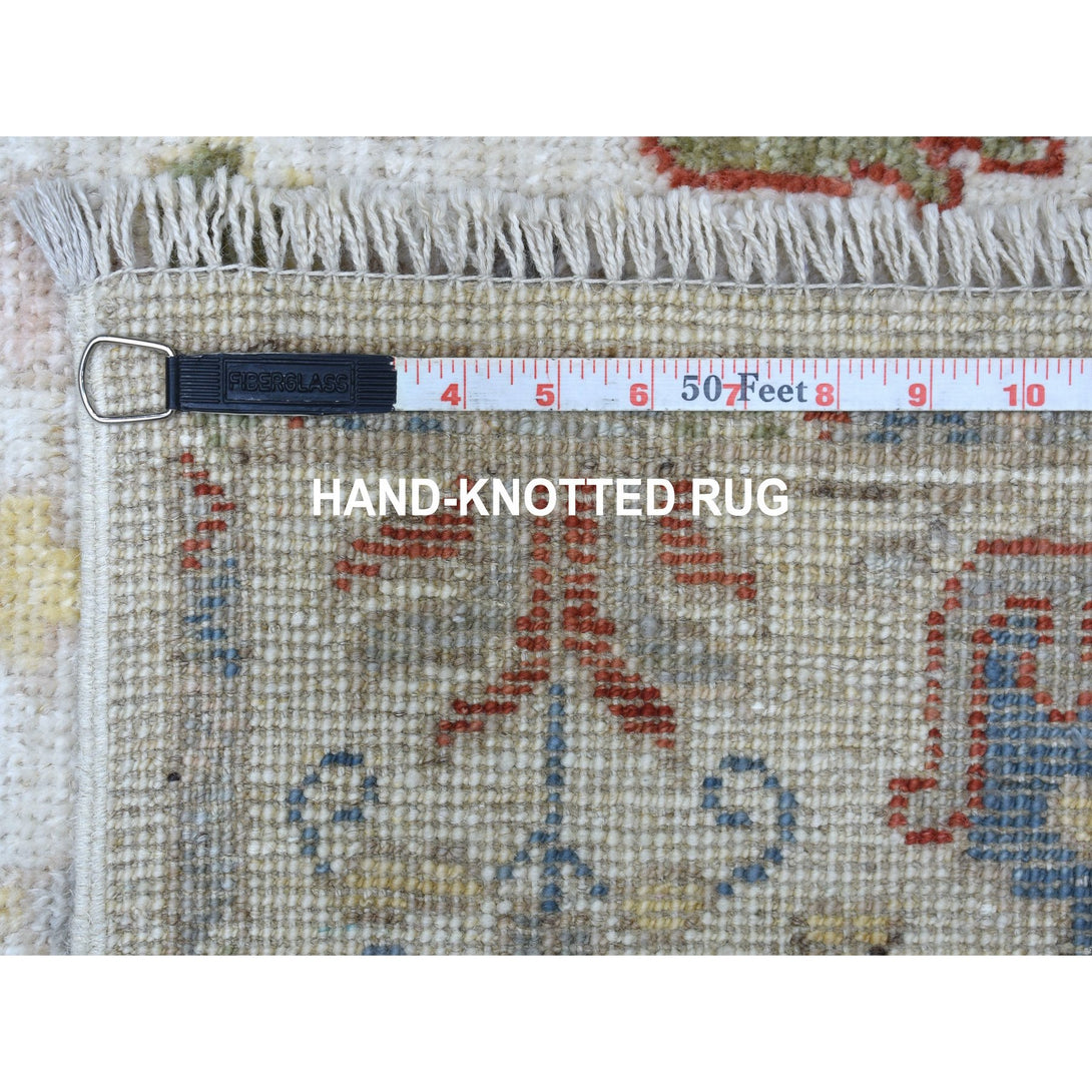 Hand Knotted Traditional Decorative Area Rug > Design# CCSR67079 > Size: 4'-1" x 6'-0"
