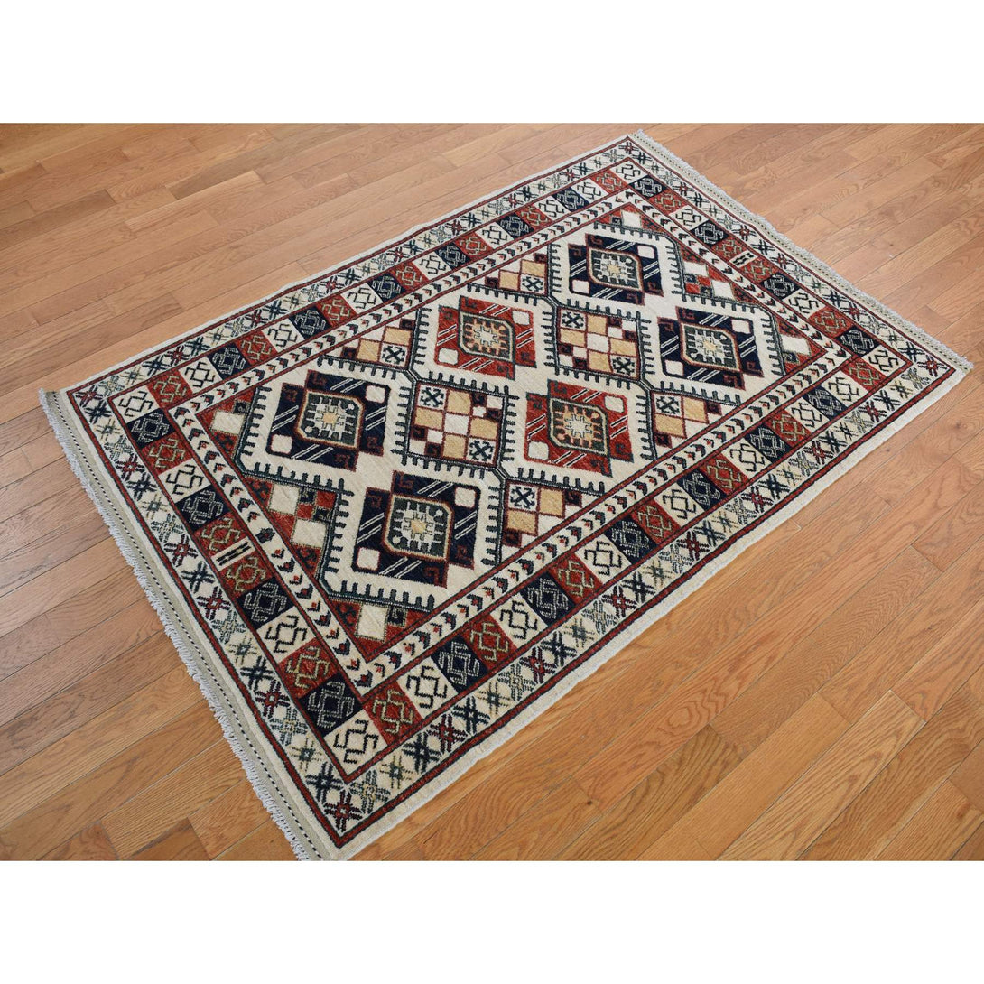 Hand Knotted  Rectangle Area Rug > Design# CCSR78113 > Size: 4'-0" x 5'-10"