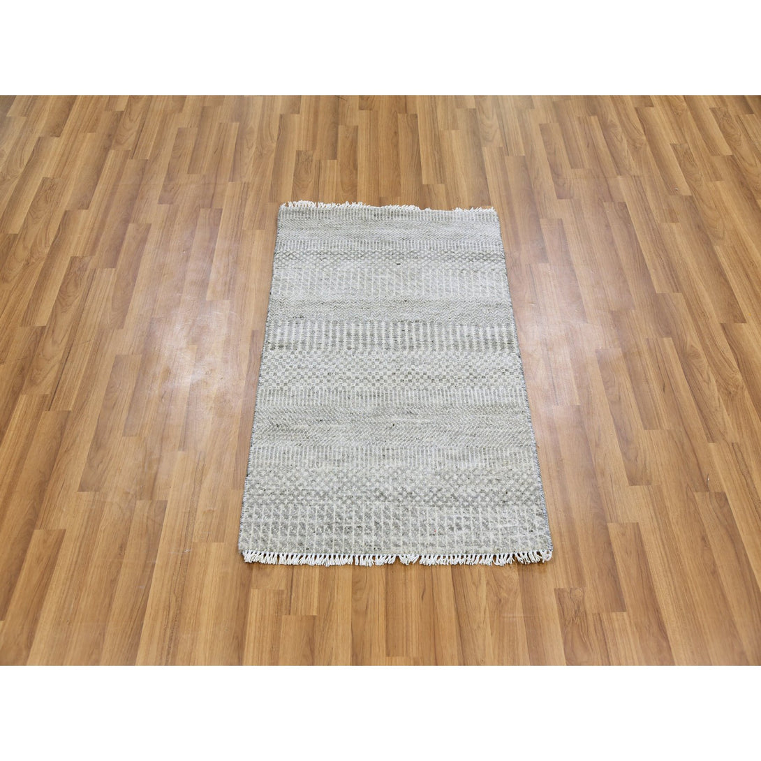 Handmade Modern and Contemporary Doormat > Design# CCSR79555 > Size: 2'-1" x 3'-2"