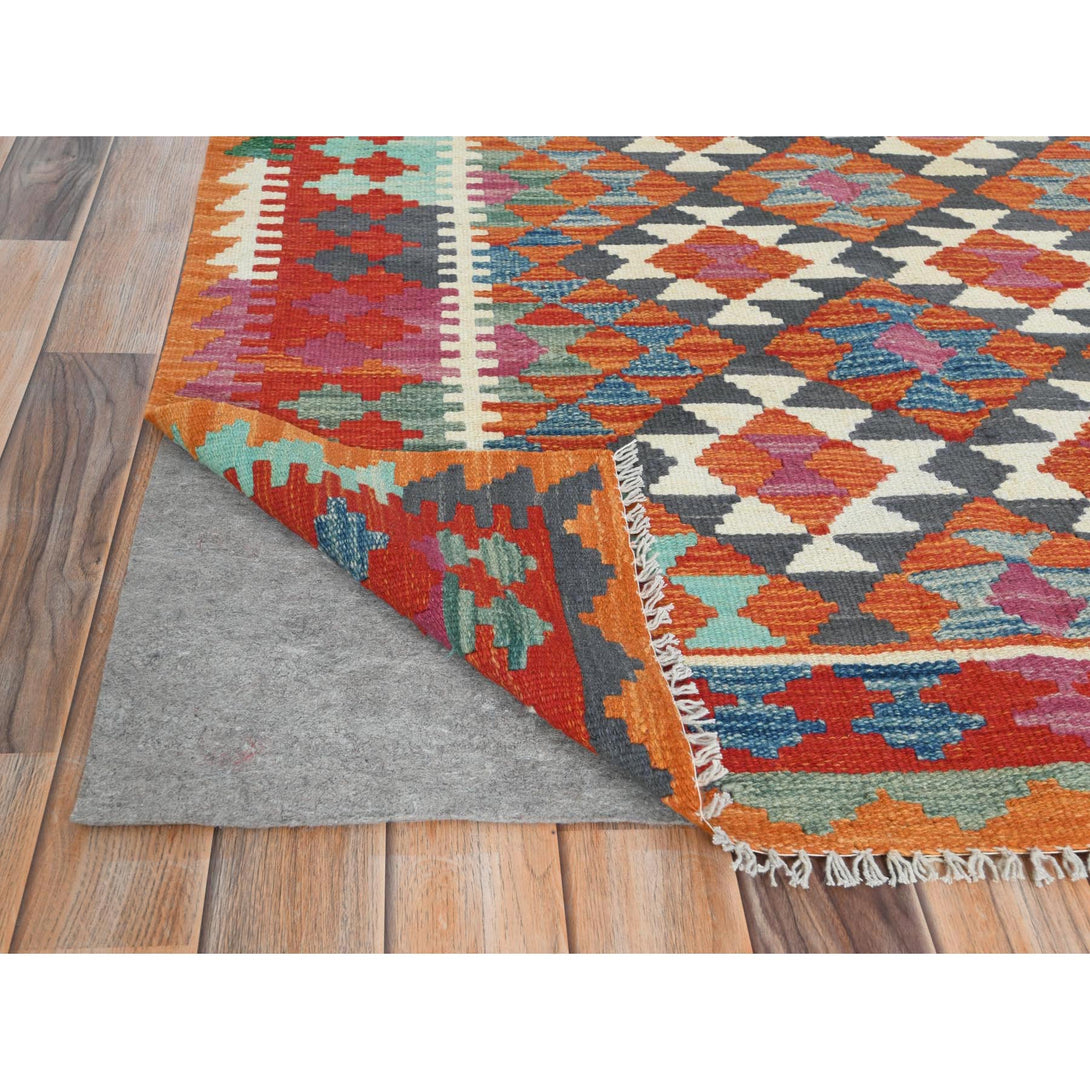 Handmade Flat Weave Area Rug > Design# CCSR81307 > Size: 4'-2" x 5'-9"