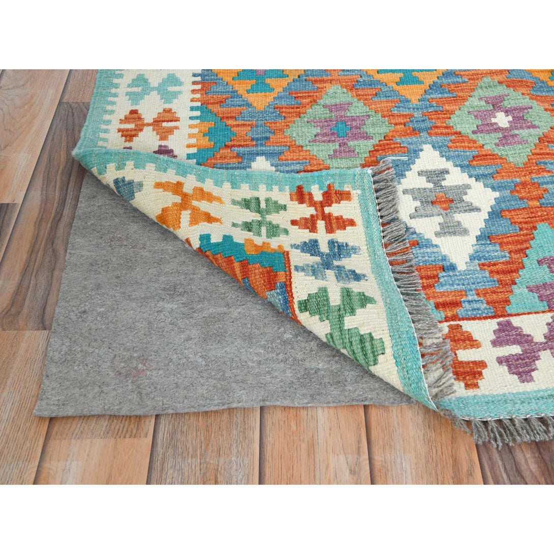 Handmade Flat Weave Area Rug > Design# CCSR81316 > Size: 4'-5" x 5'-10"