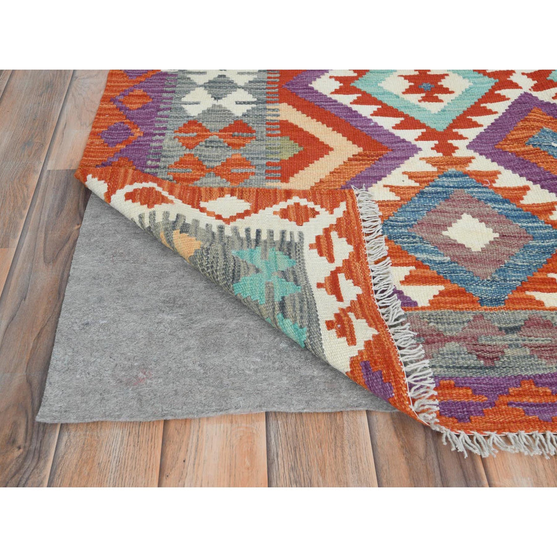 Handmade Flat Weave Area Rug > Design# CCSR81327 > Size: 4'-4" x 5'-10"