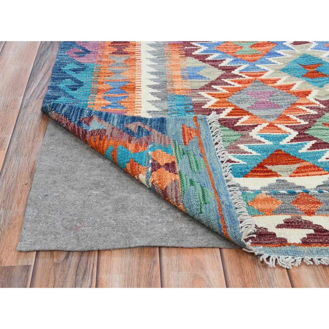 Handmade Flat Weave Area Rug > Design# CCSR81343 > Size: 4'-2" x 5'-9"