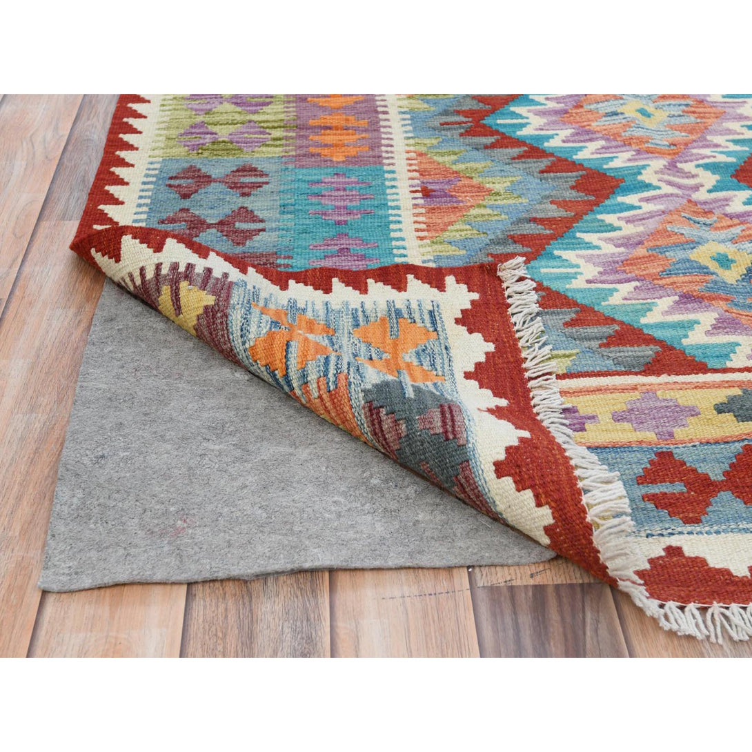 Handmade Flat Weave Area Rug > Design# CCSR81373 > Size: 4'-4" x 5'-10"