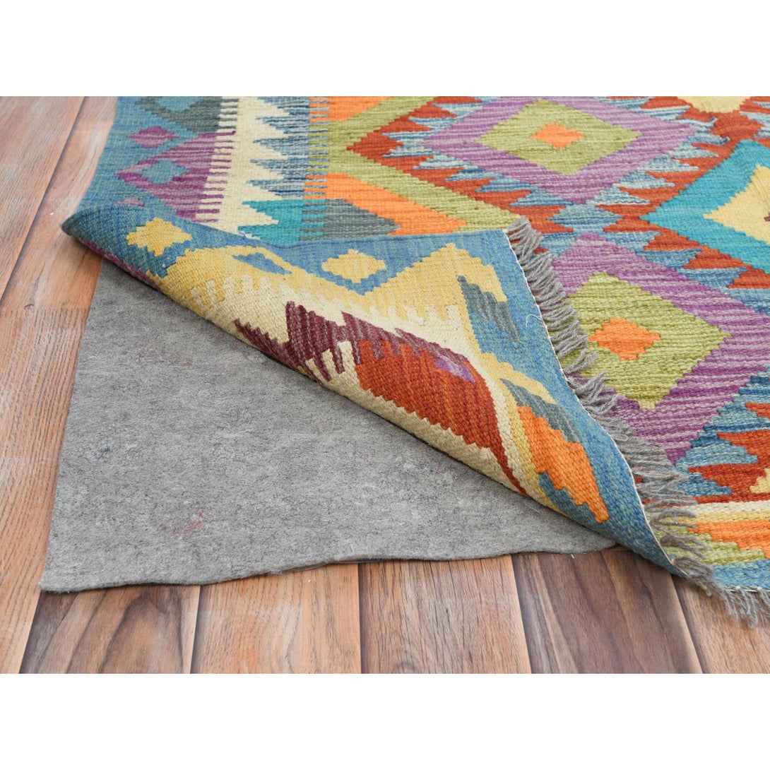 Handmade Flat Weave Area Rug > Design# CCSR81376 > Size: 4'-1" x 5'-9"