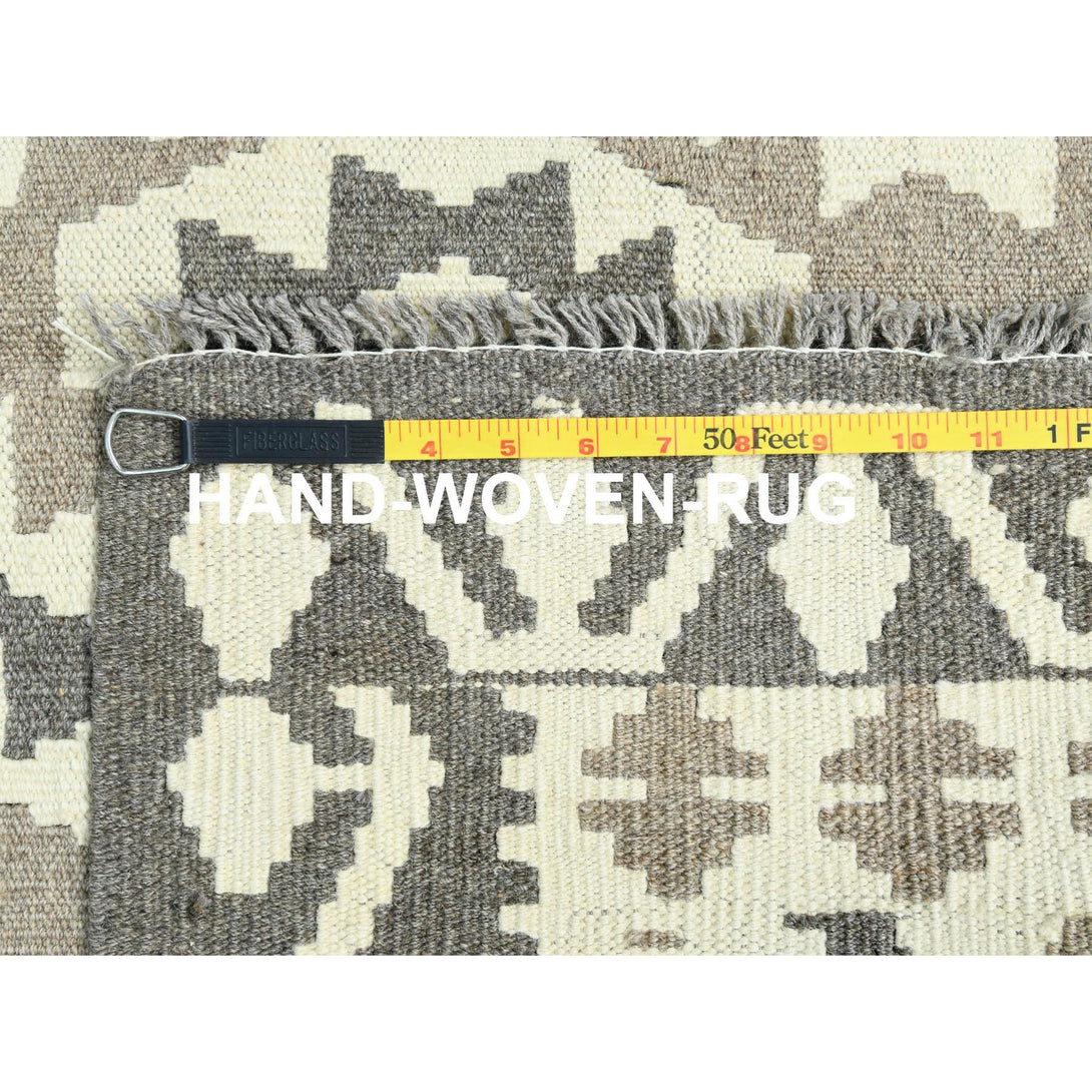 Handmade Flat Weave Area Rug > Design# CCSR82475 > Size: 4'-0" x 5'-10"