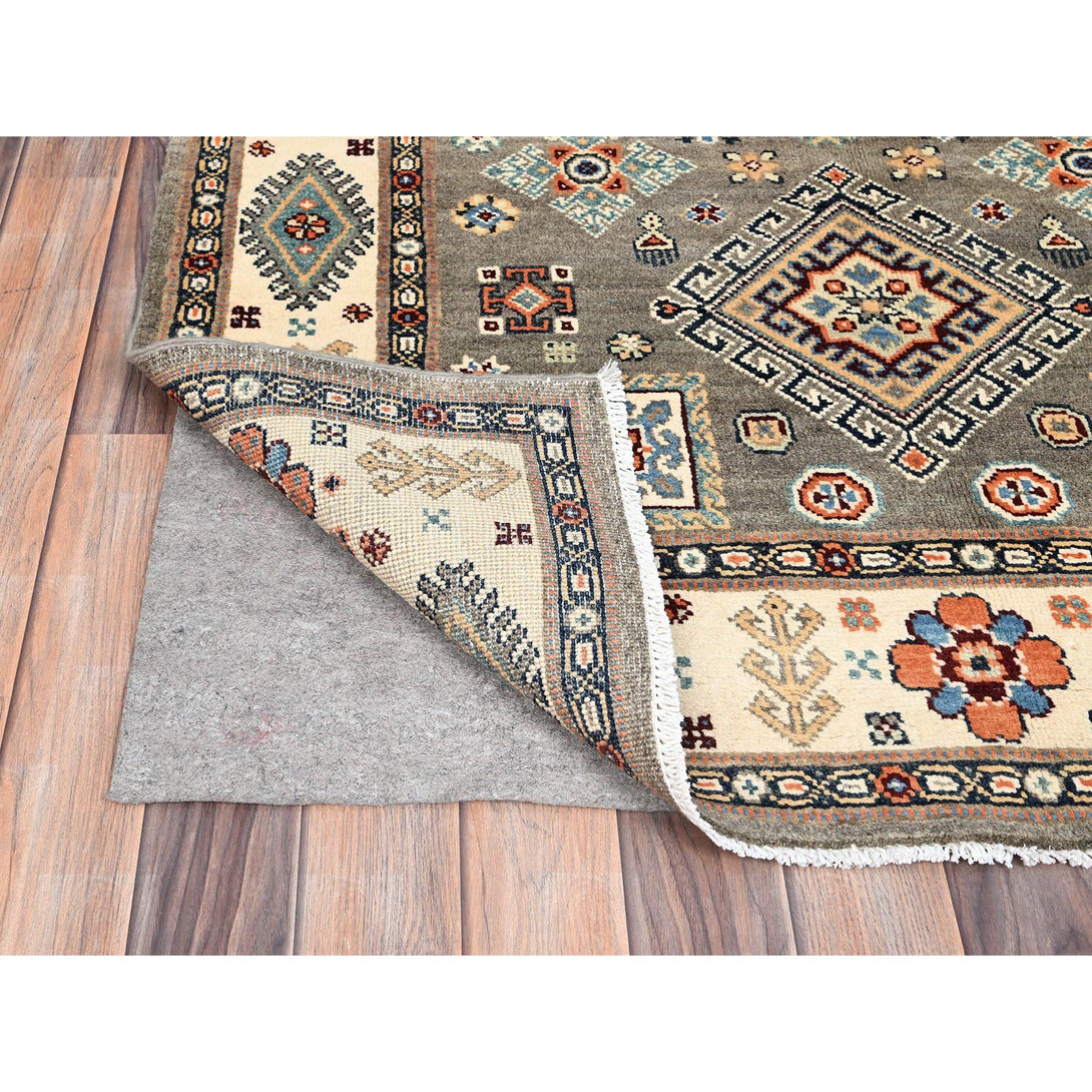 Hand Knotted  Rectangle Area Rug > Design# CCSR86258 > Size: 4'-0" x 5'-10"