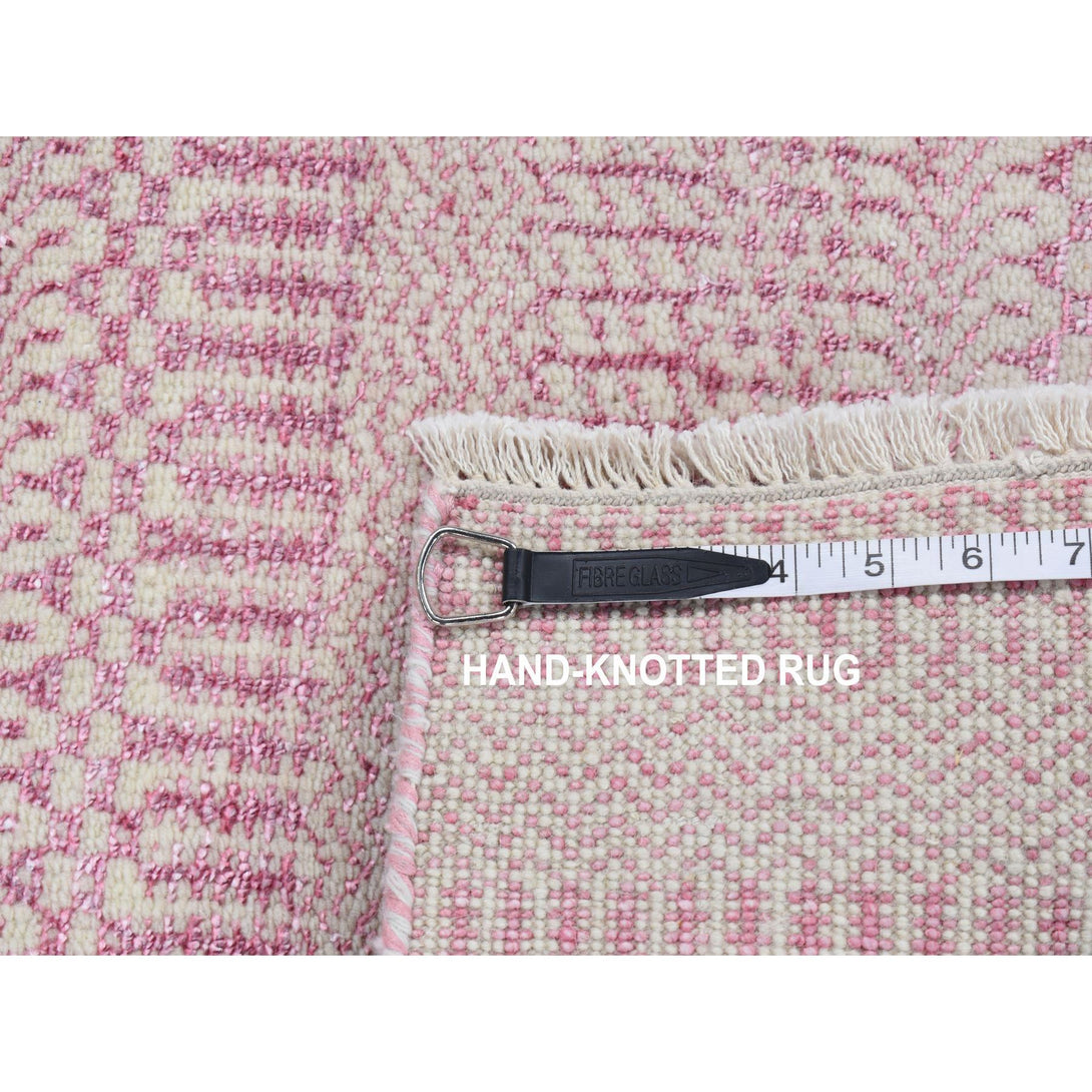 Handmade Wool and Silk Runner > Design# CCSR87224 > Size: 2'-7" x 7'-9"