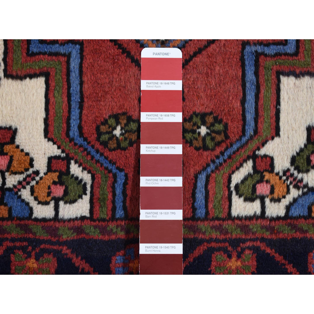 Hand Knotted  Rectangle Area Rug > Design# CCSR87379 > Size: 3'-5" x 5'-3"