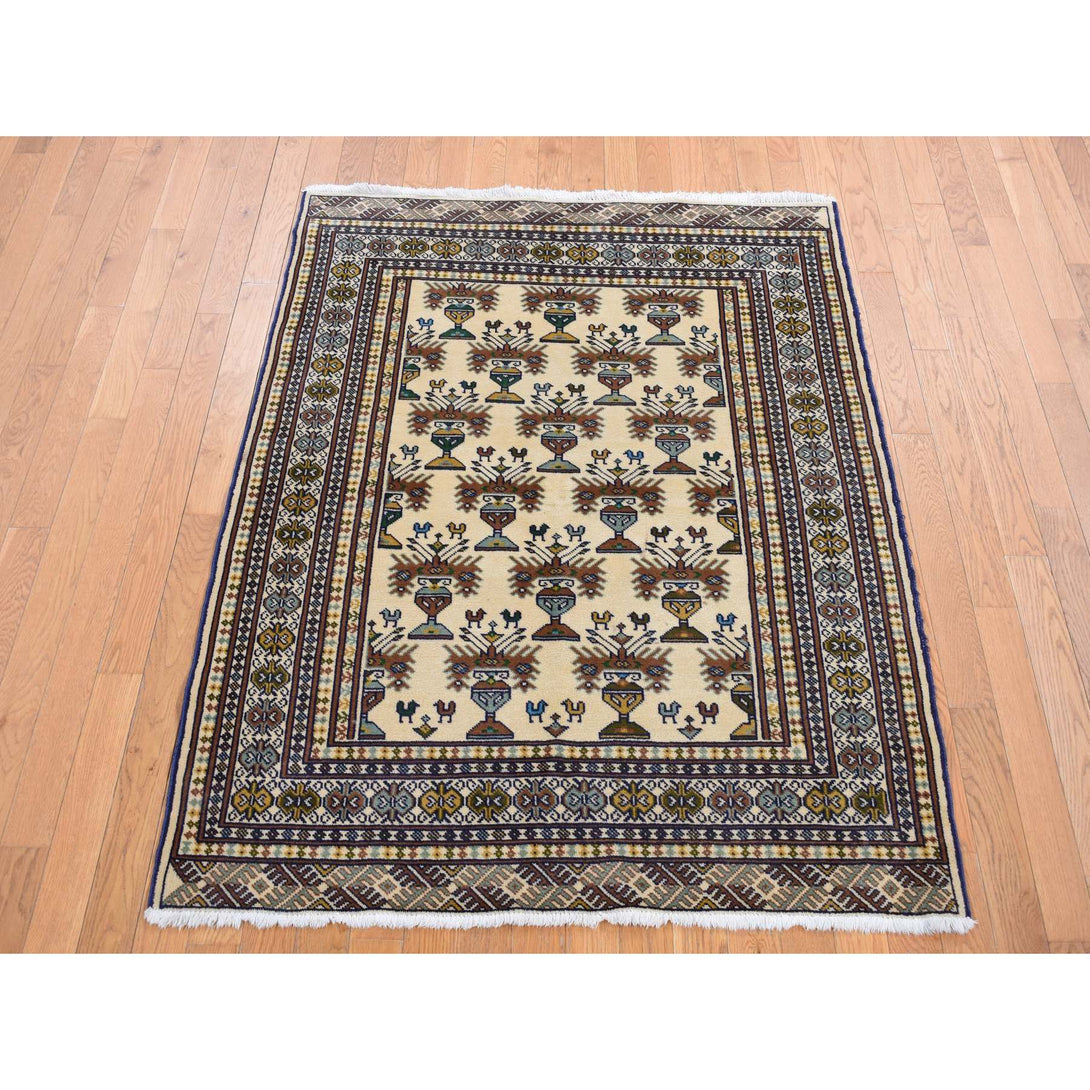 Hand Knotted  Rectangle Area Rug > Design# CCSR87453 > Size: 4'-3" x 5'-7"