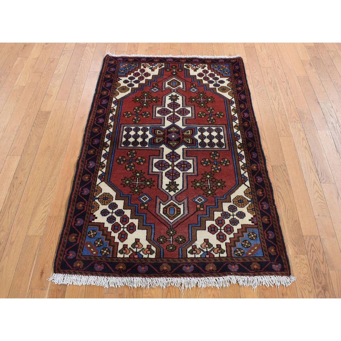 Hand Knotted  Rectangle Area Rug > Design# CCSR87464 > Size: 3'-5" x 5'-0"