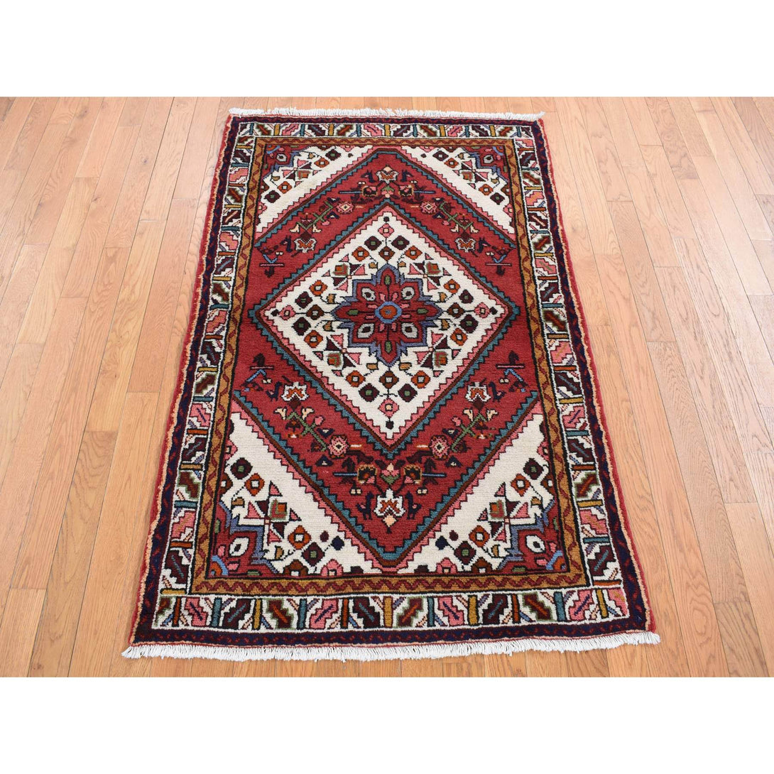 Hand Knotted  Rectangle Area Rug > Design# CCSR87468 > Size: 3'-5" x 5'-1"